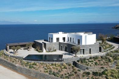 KEA, OTZIAS a luxurious modern villa