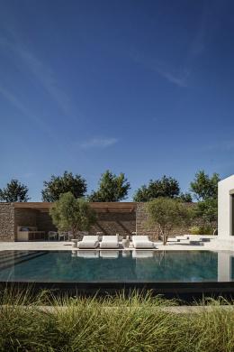 KEA, OTZIAS a luxurious modern villa